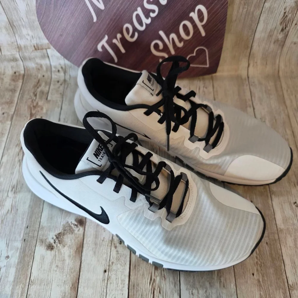 Men's Nike Athletic Sneakers 11.5 White Black Flex Trainer
